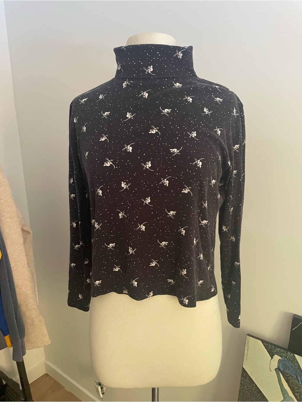 Liz Claiborne Black Ski Print Turtleneck Long Sleeve Tee